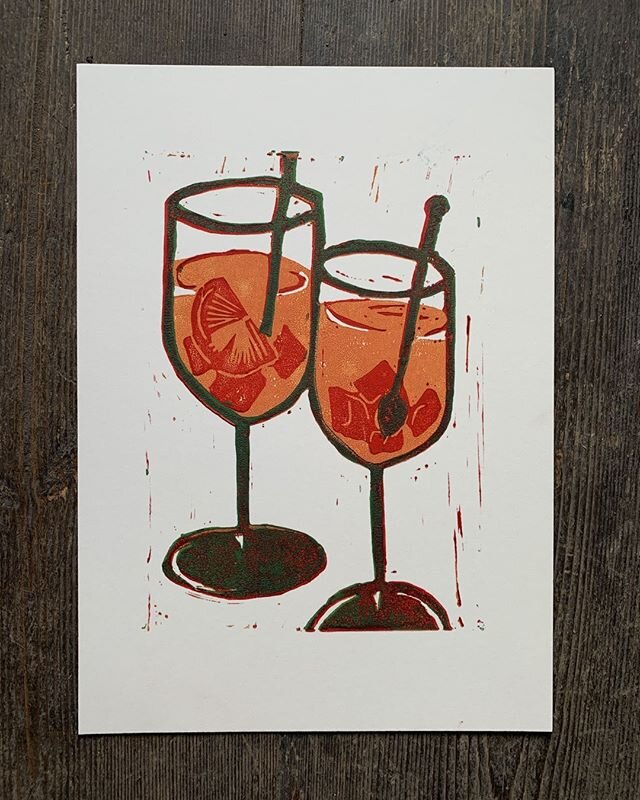 For all those working hard from home, its the end of the week and I think one of these is needed! 🍹🥃🍻 #printmaking #printstudio #battersea #clapham #swlondon  #create #dosomethingnew #art #artworkshop #ukprintmakers #workinghard #weekend #drinktim