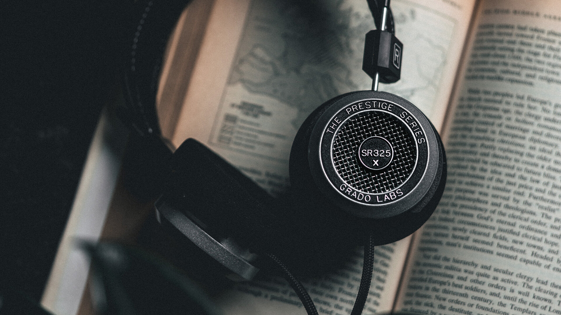 grado-sr325x-headphone-hero.jpg