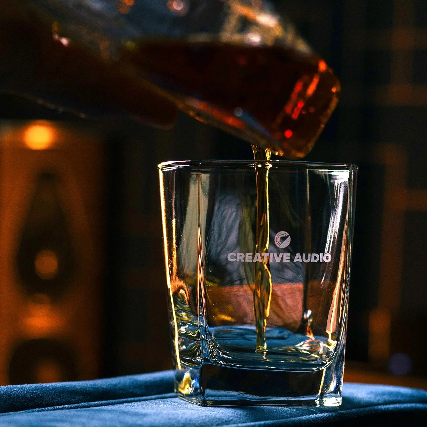 It&rsquo;s going to be a cold and blustery winter weekend in Winnipeg. Stay in, pour your favourite tipple, put on some music, and warm your soul. 🥰
 
#winnipeg #manitoba #winnipegbusiness #audiophile #hifi #stereosystem #luxurylifestyle #bourbon #d