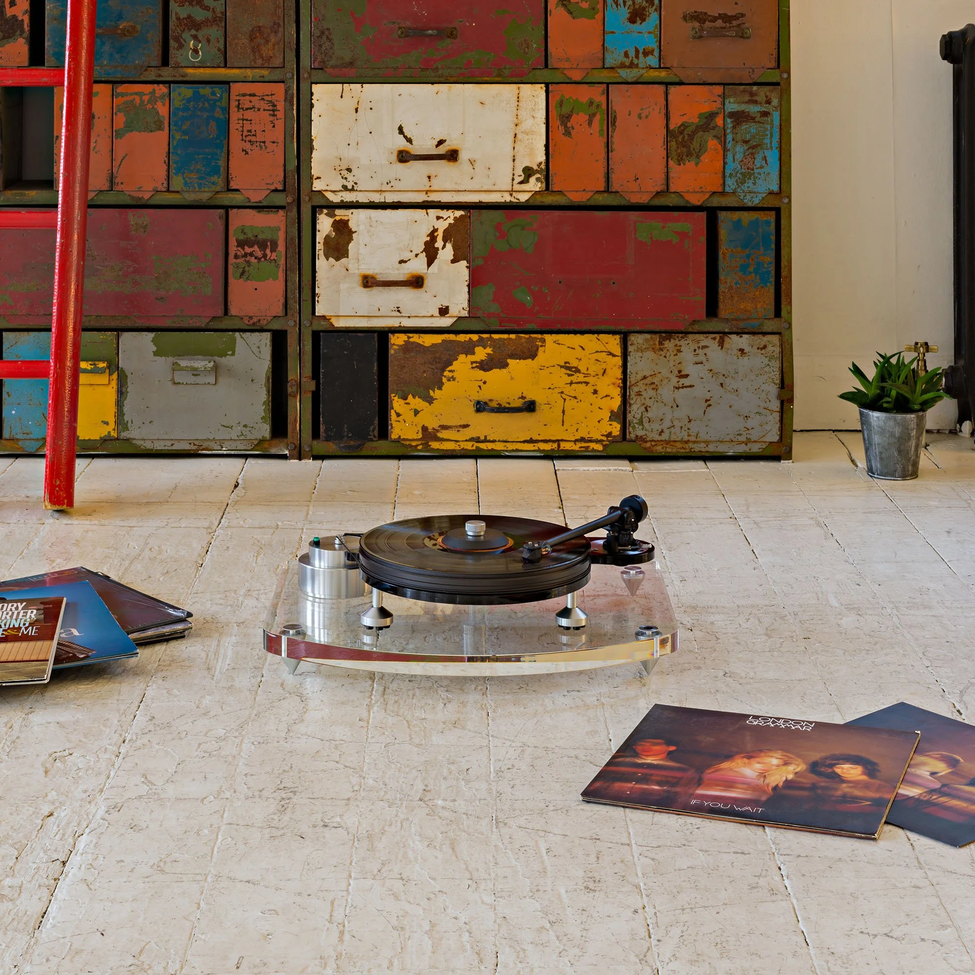 Lifestyle shot of the Michell TecnoDec turntable.