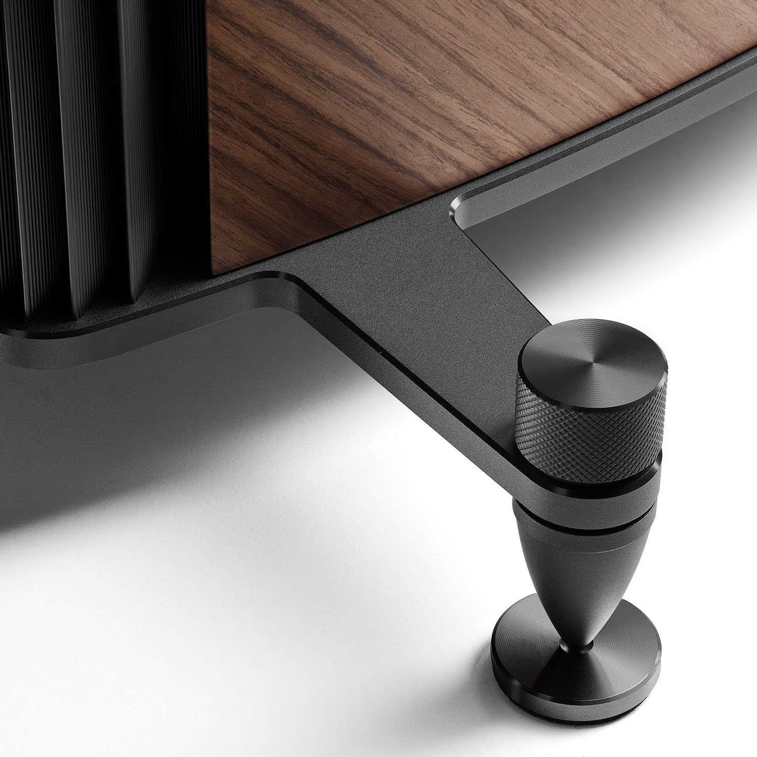 Close-up detail of the aluminum trim on the Sonus faber Olympica V G3 floorstanding speaker.