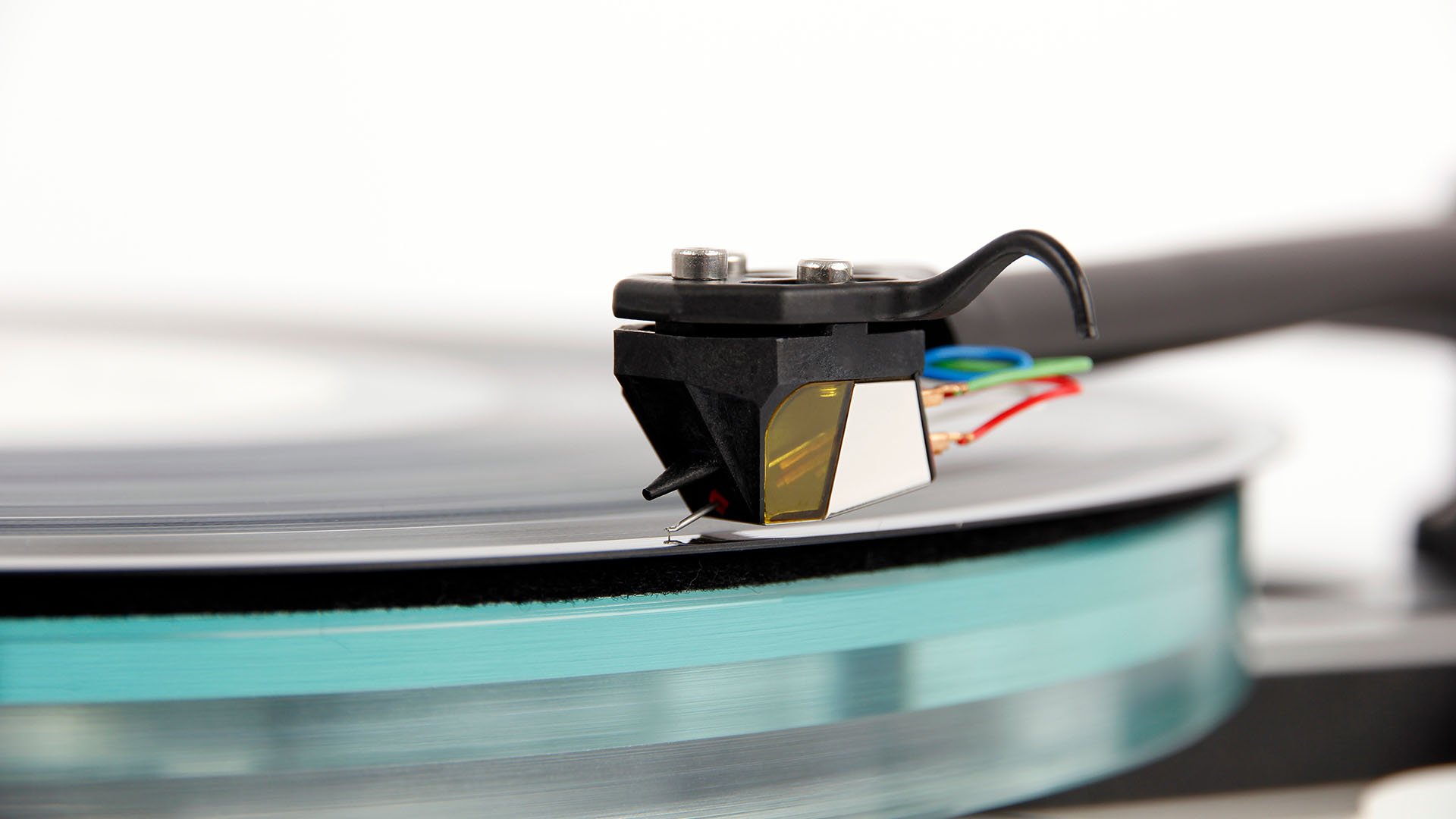 rega-nd7-moving-magnet-phono-cartridge-hero.jpg