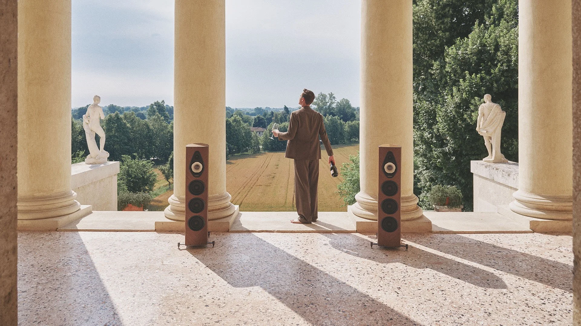 sonus-faber-olympica-v-g3-floorstanding-speaker-hero.jpg