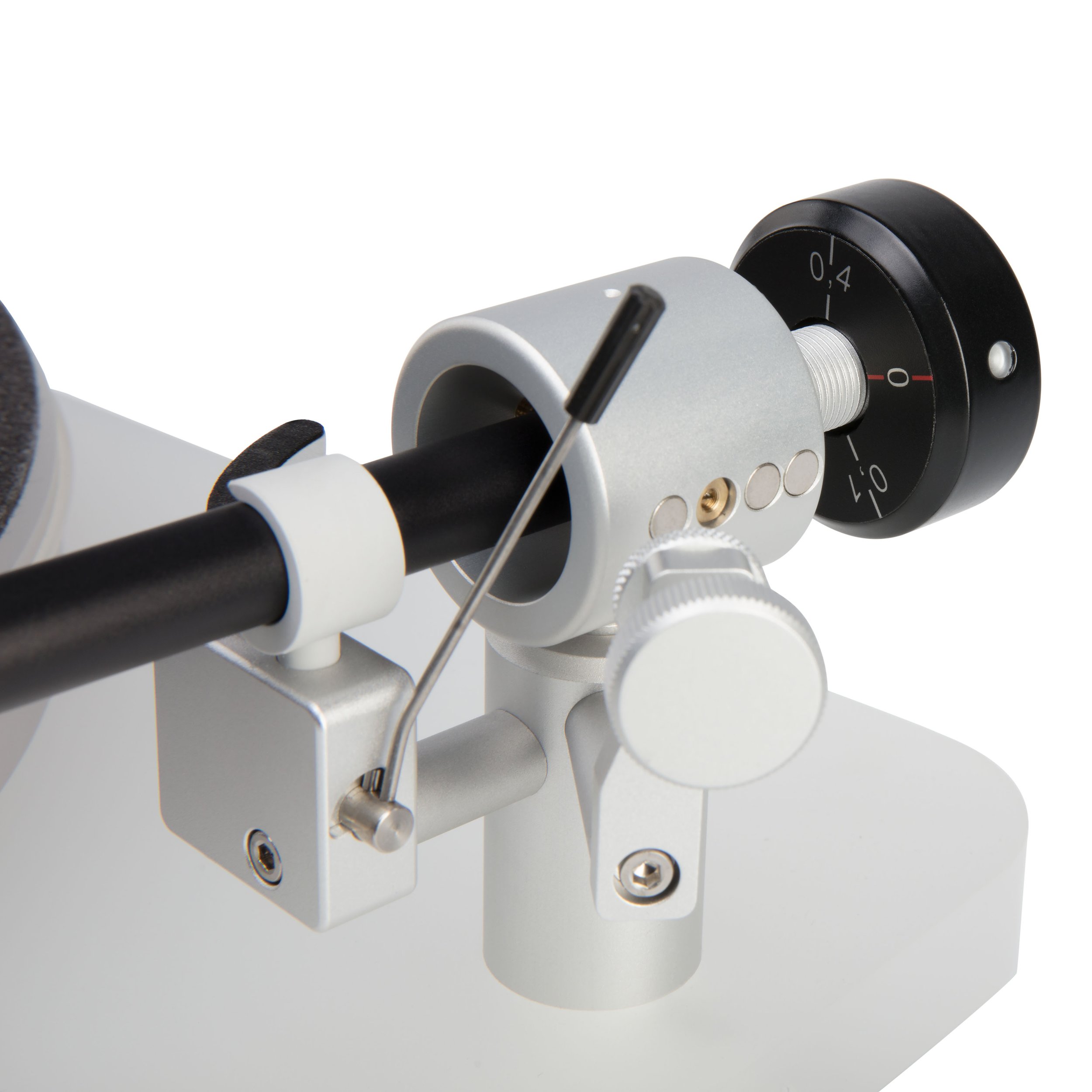 Close-up detail of the tonearm counterweight on the Marantz TT-15S1 turntable.