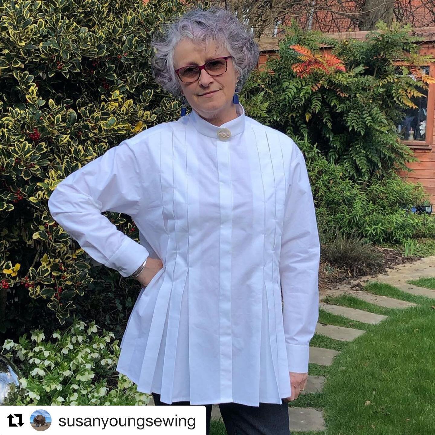 #TPShirtGang how super chic does Sue look in The Box Pleat Shirt 

Repost @susanyoungsewing
・・・
Ta-dah! @trend_patterns very generously gifted me the kit for their new box-pleat shirt pattern and I am honestly so pleased with the result!
It&rsquo;s a