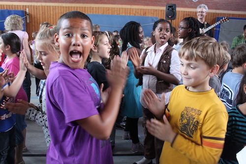 Bergedorf Dylan clapping kids gymnasium.jpeg