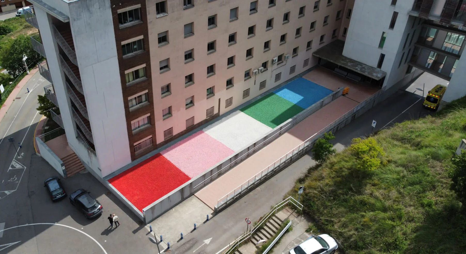 BERNI PUIG - BETWEEN RED & BLUE