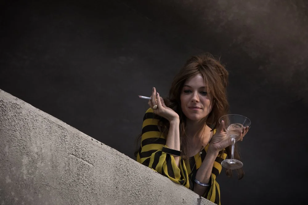 high-rise-2015-003-sienna-miller-smoking.jpg