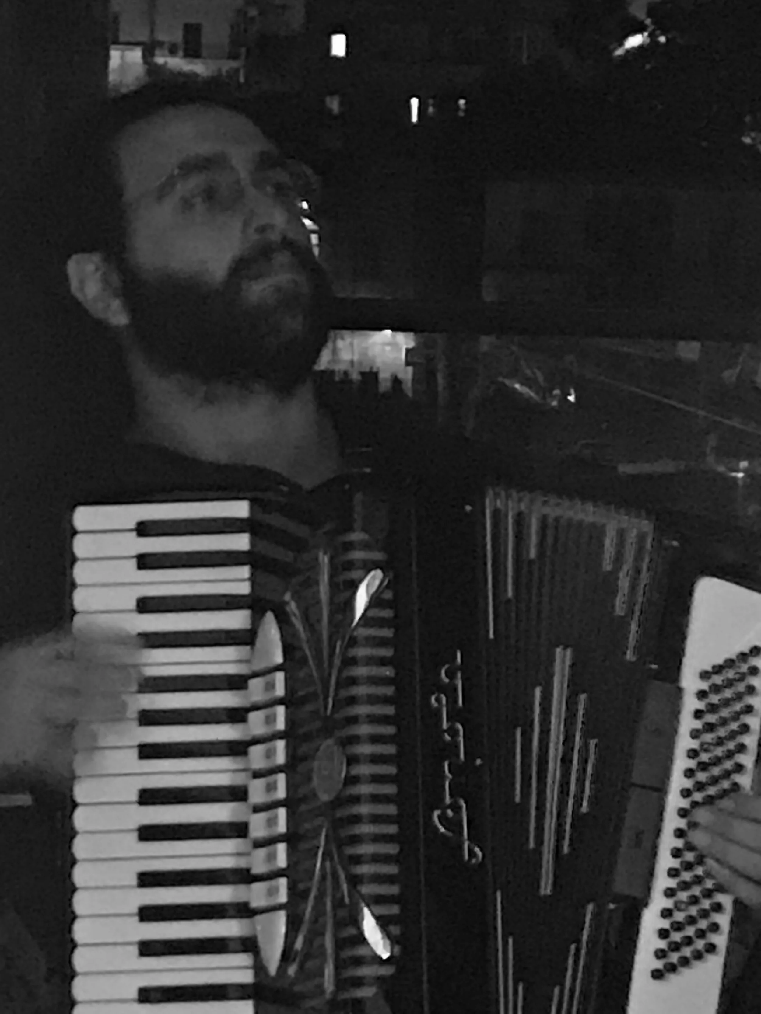Samah Boulmona playing at remomero