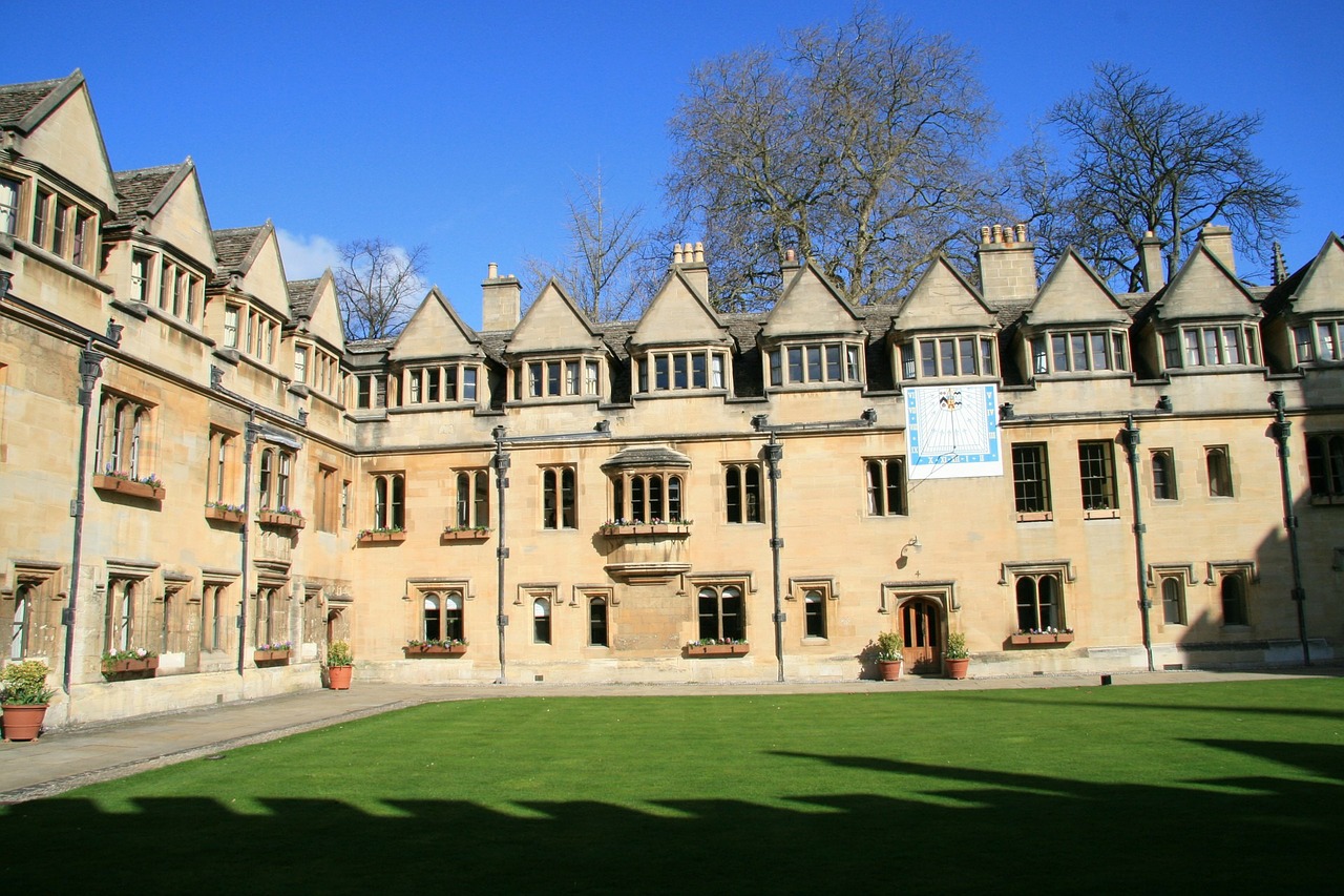 oxford-315985_1280.jpg