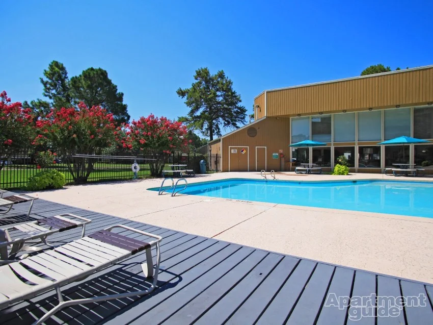Avondale Pool 2.jpg