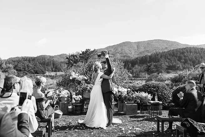 12-bride-groom-kiss-wedding.jpg