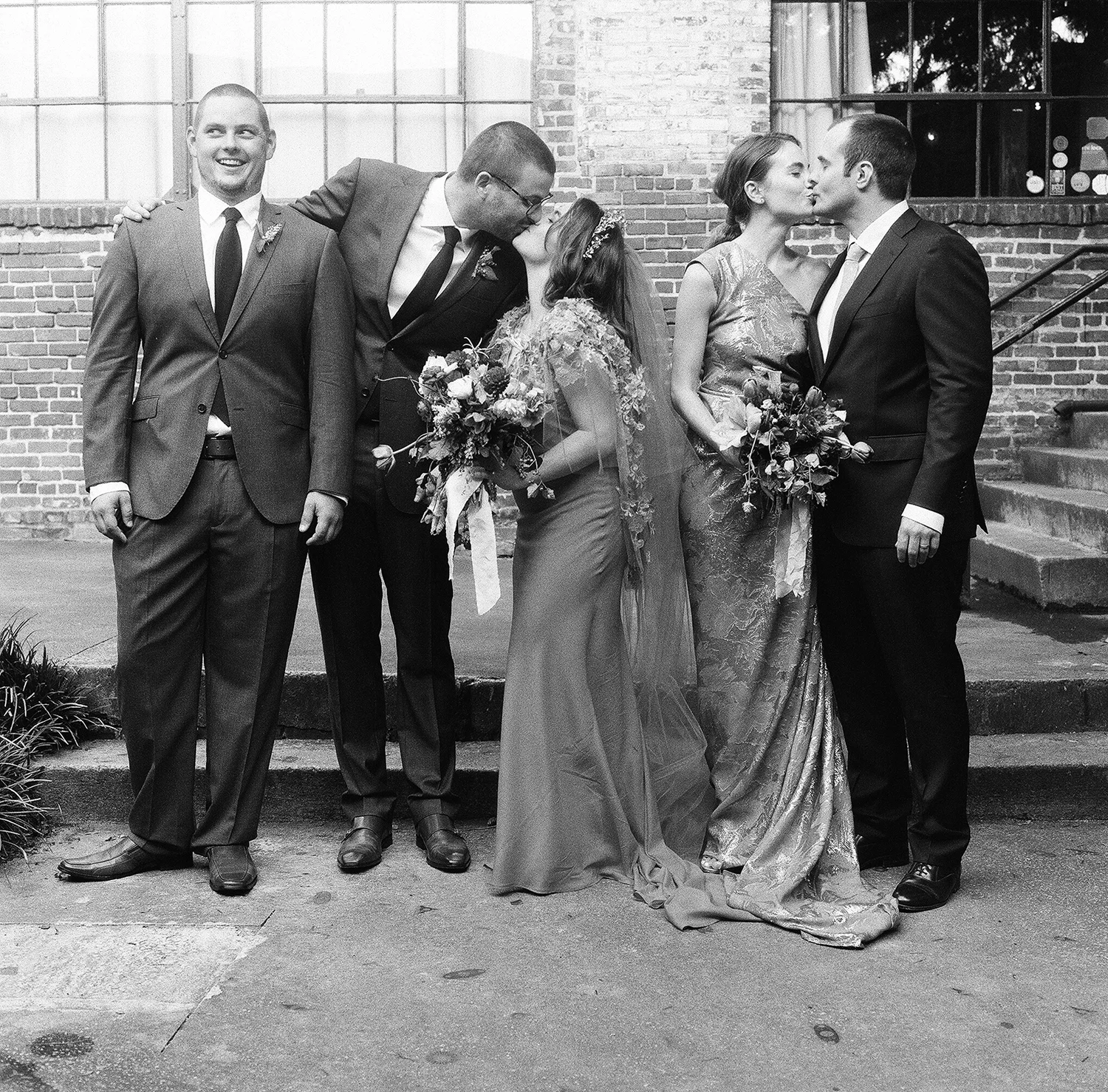 25-awkward-bridal-party-moment.jpg