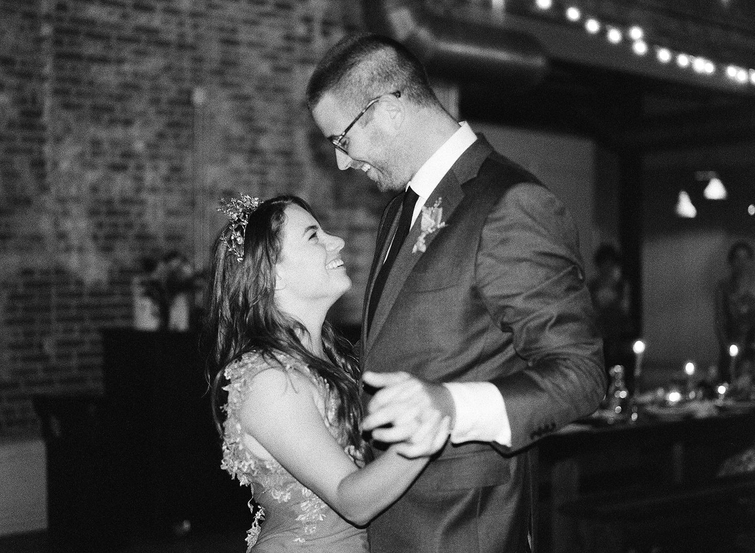 36-tall-groom-short-bride.jpg