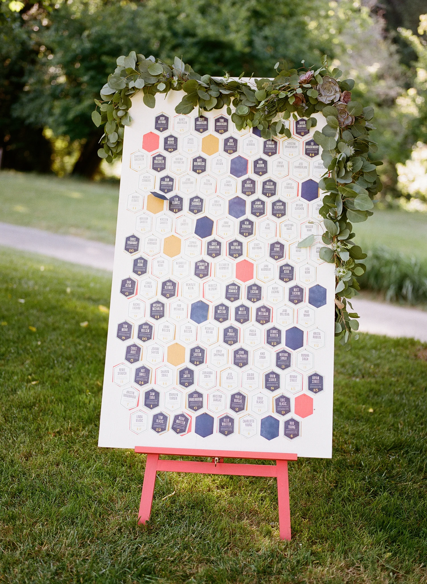 36-hexagon-escort-card-display.jpg