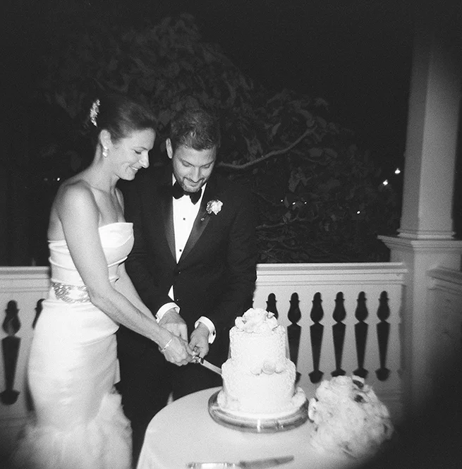 49-holga-wedding-cake-cutting.jpg