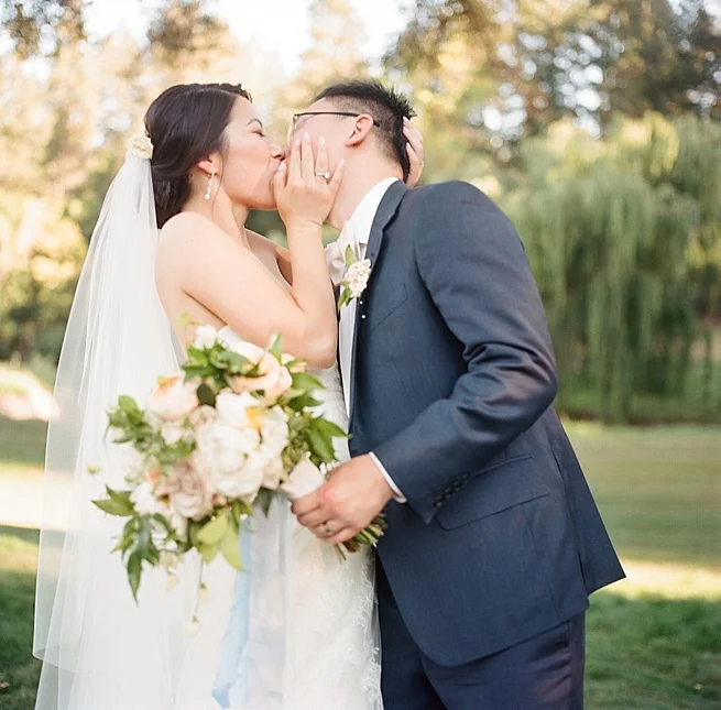 43-bride-groom-kiss-hasselblad.jpg