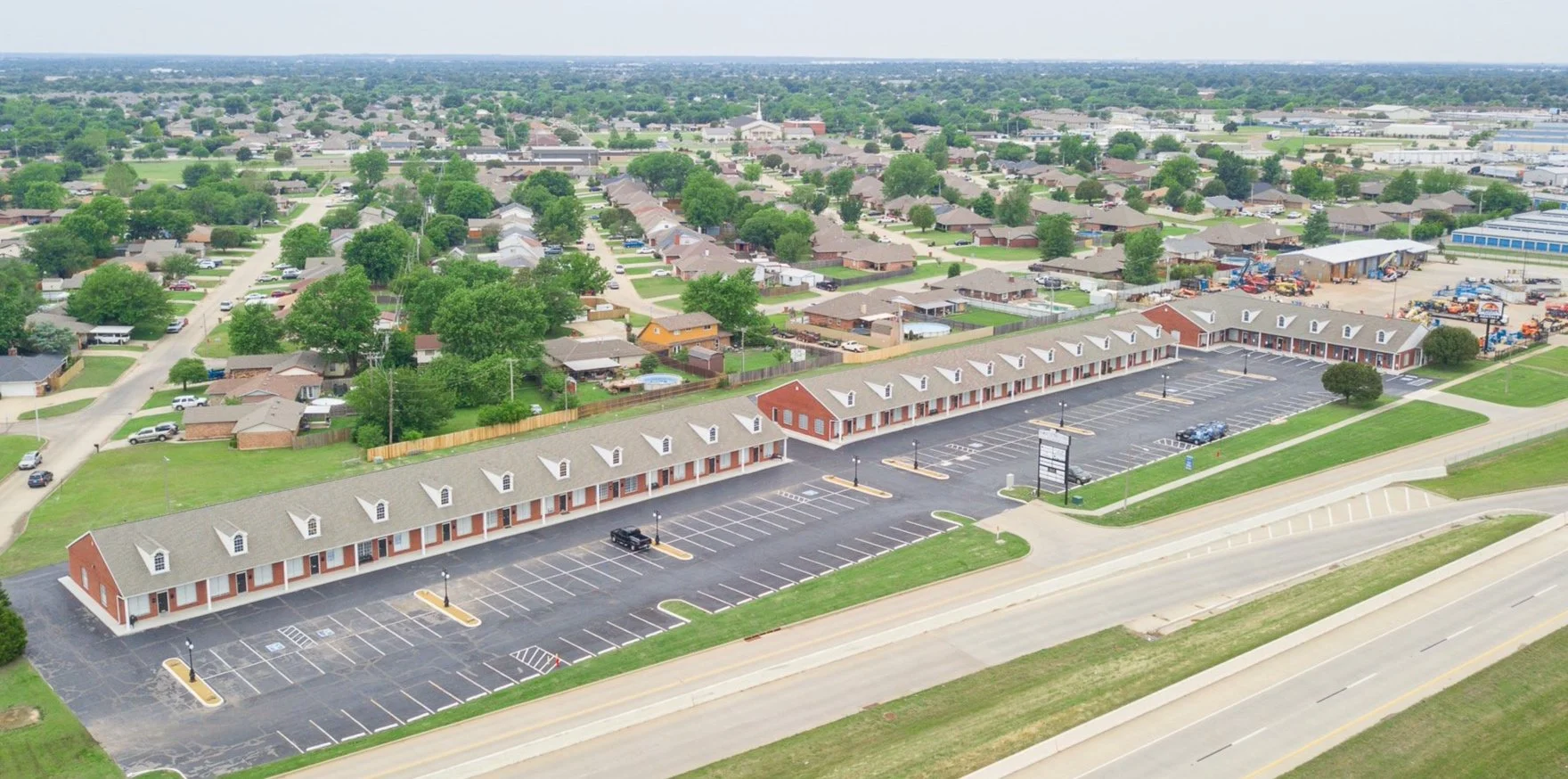 1901+North+Moore+Avenue-3.jpg