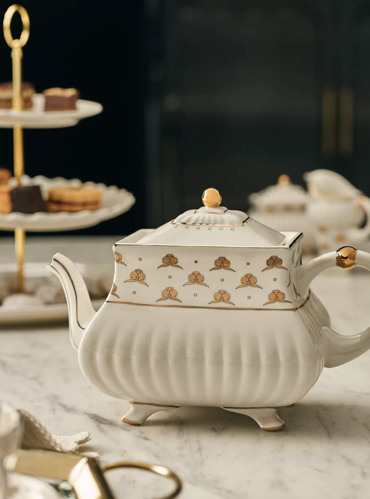The Met x Anthropologie Teapot - Product Photo