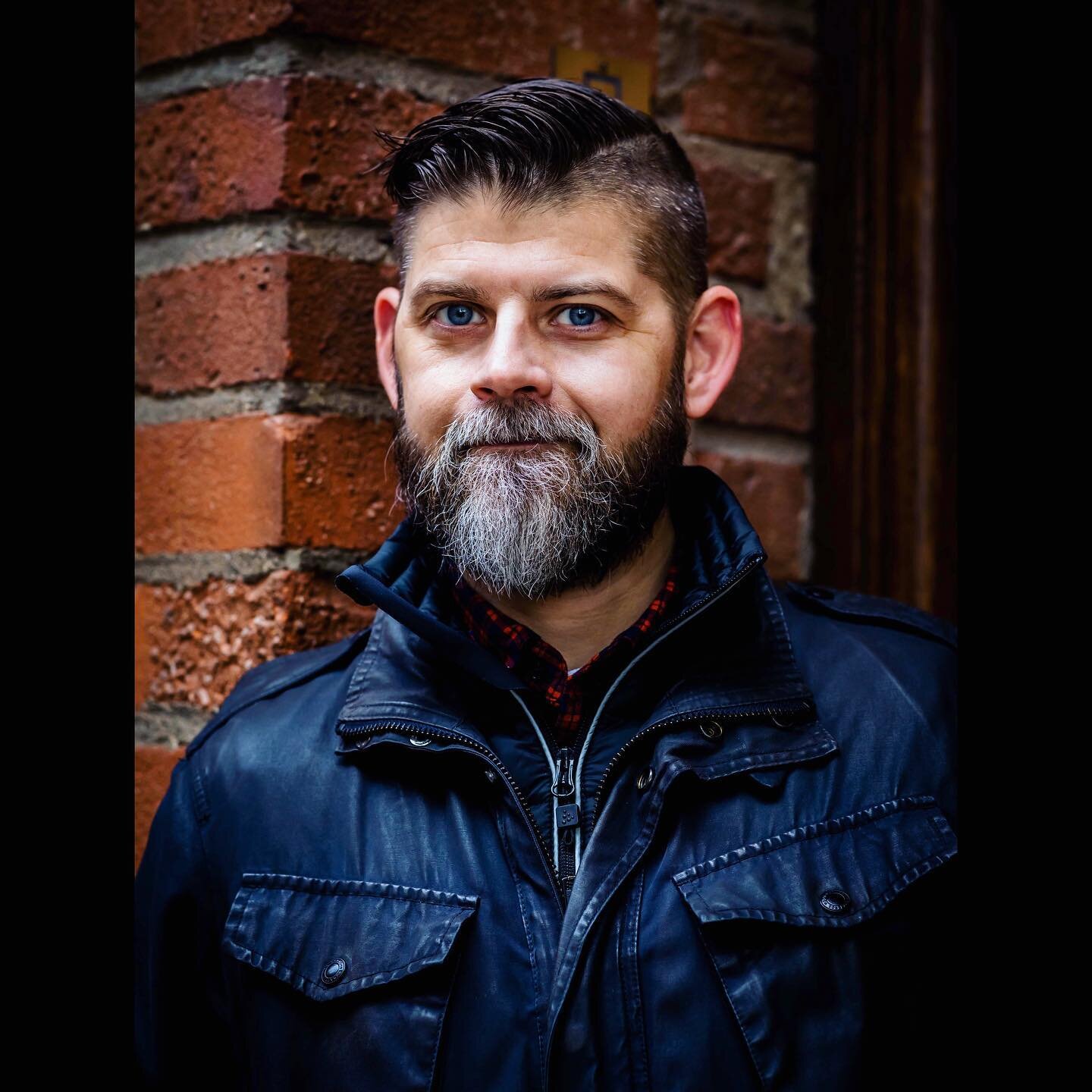 Patrik
@jokepatlil 
&bull;
&bull;
&bull;
#patrik #photgrapher #portrait #portraitphotography #photography #family #familyphotography #itsintheblood #kungsholmen #tunnel #weirdos #coolest #people #i #know #grateful #forreal