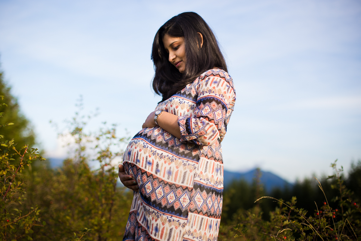 snoqualmie-maternity-photographer-ruchi-16.jpg