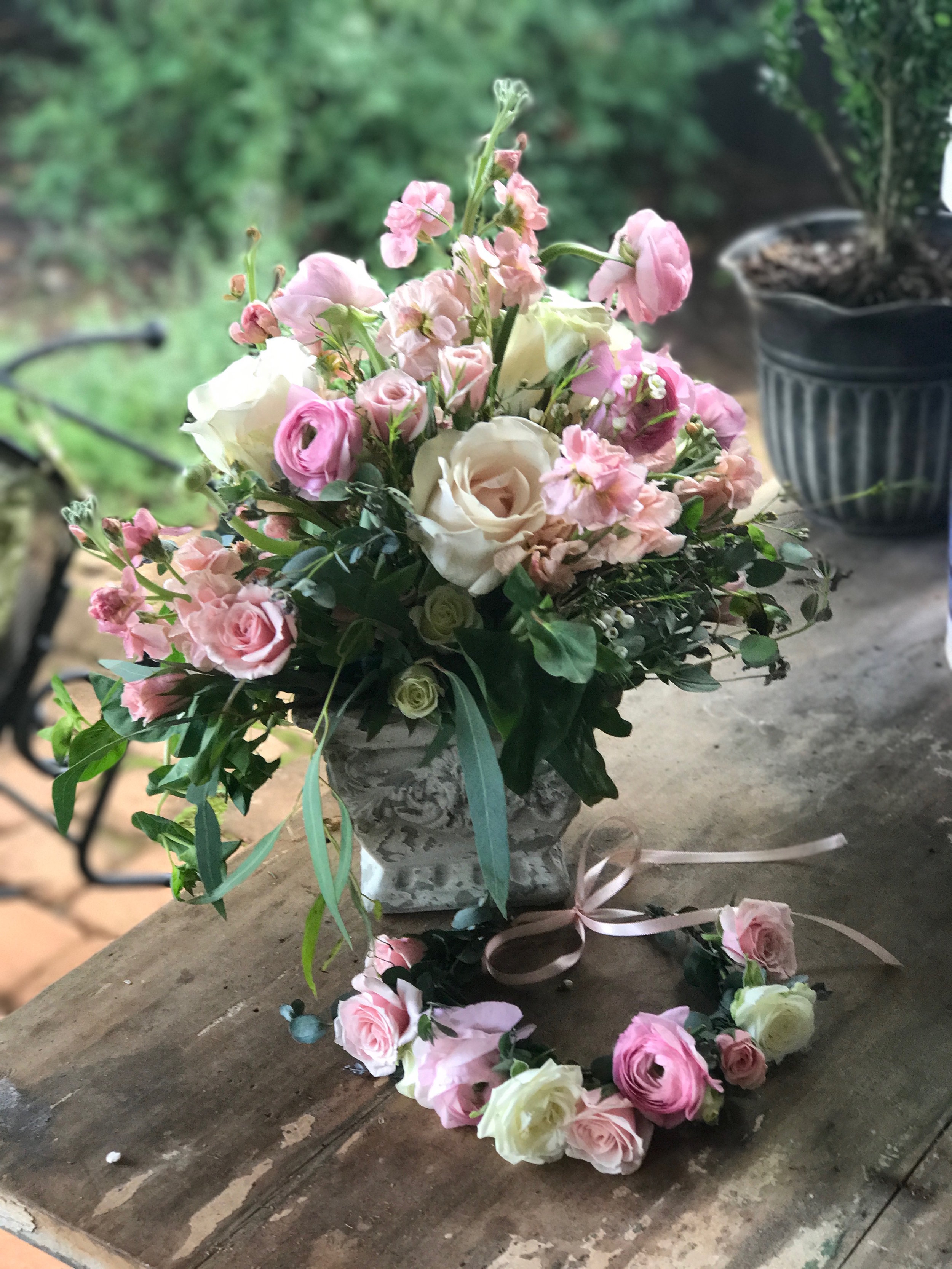 Does your little one have a birthday coming up? We would love to do a flower crown workshop with you!