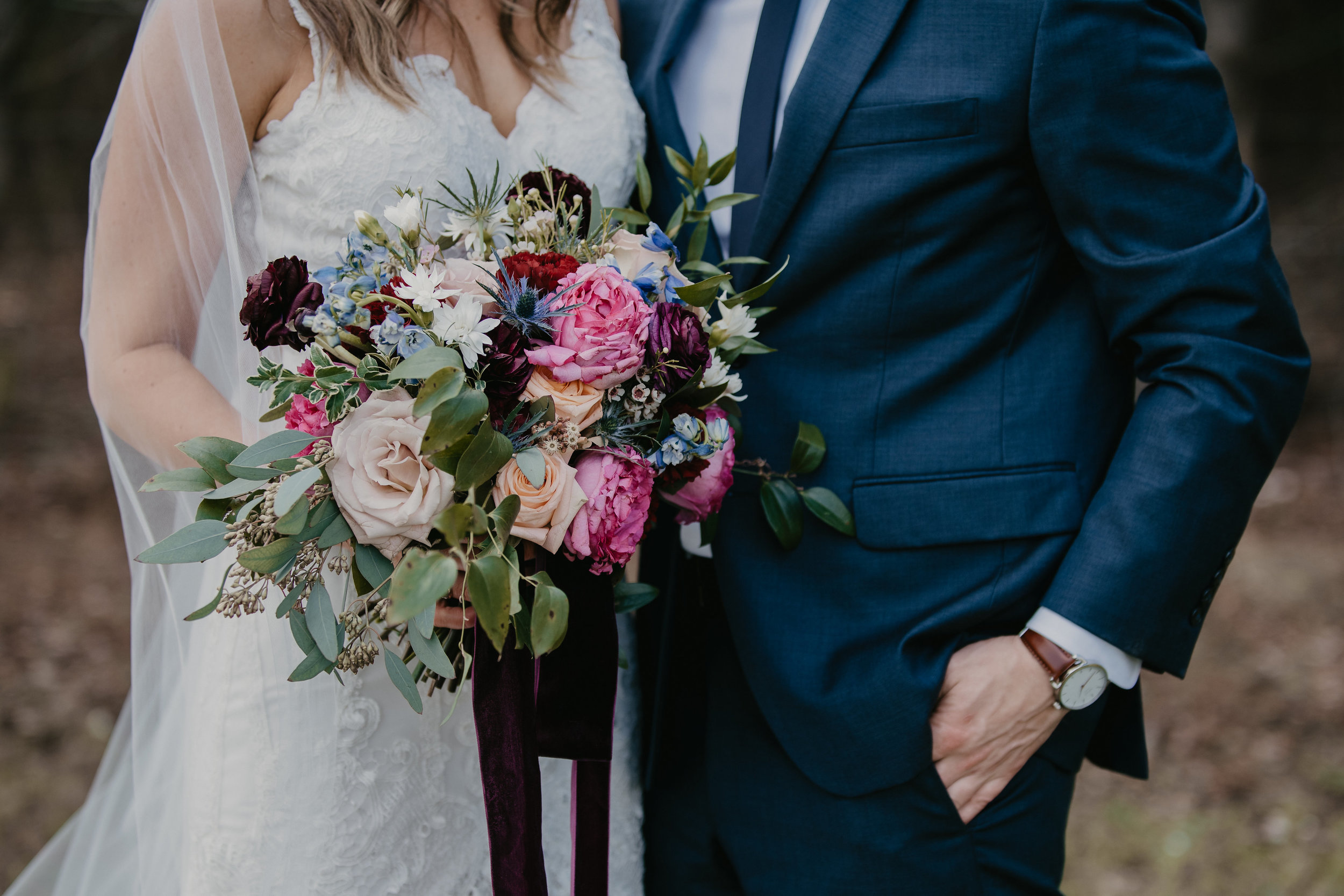 bouquet w couple.jpg