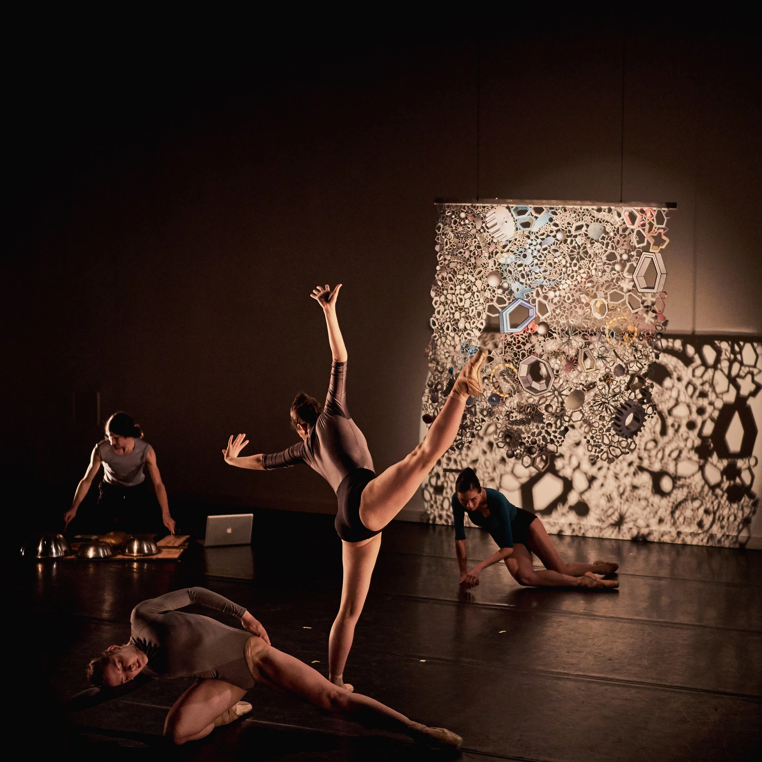 Tiffany Mangulabnan, Jordan Miller, Amy Saunder, Max Kanowitz in konverjdans' 'STRATA'