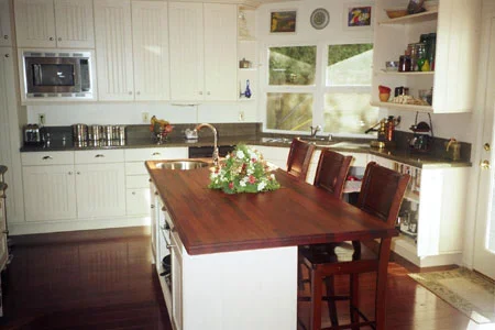 40mm (1 9/16in.) Standard Style Sipo Mahogany Island Worktop 