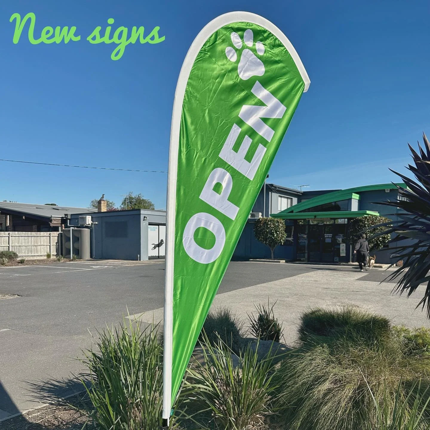 Big thanks to Just Press Print for our new open signs! 🐾

They&rsquo;re so much easier to pop out at the start of the day and bring back in at closing time &mdash; plus they look great too!

#WesternportVets #HastingsVet #HastingsVets #MorningtonPen