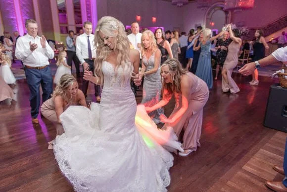 Couple sharing final dance moment at their New Jersey wedding reception
