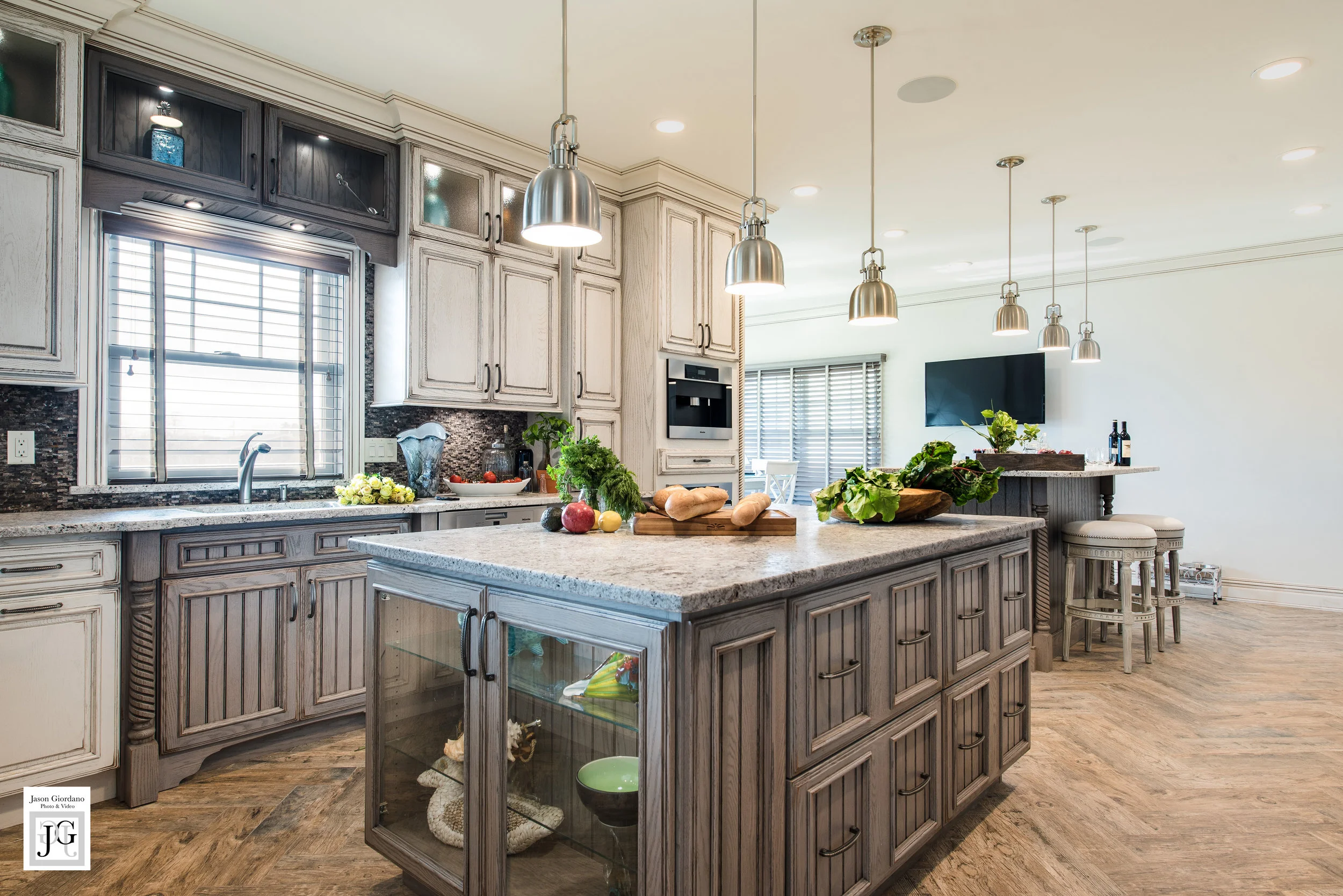 Kitchen 2-1 copy.jpg