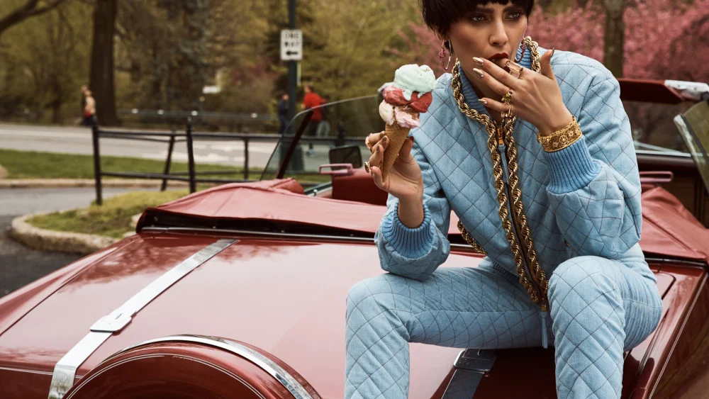 agnes_moschino.jpg