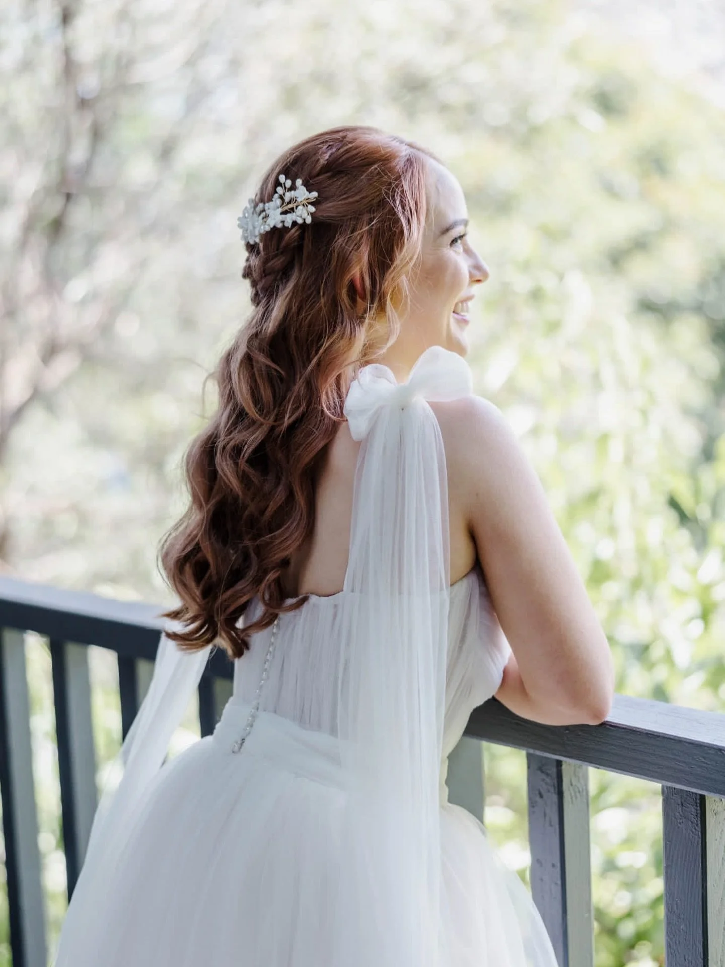 Dreamy tulle bows on this custom dress ☁️

#erinnferry #bespokebridal #custombridal#tulleweddingdress