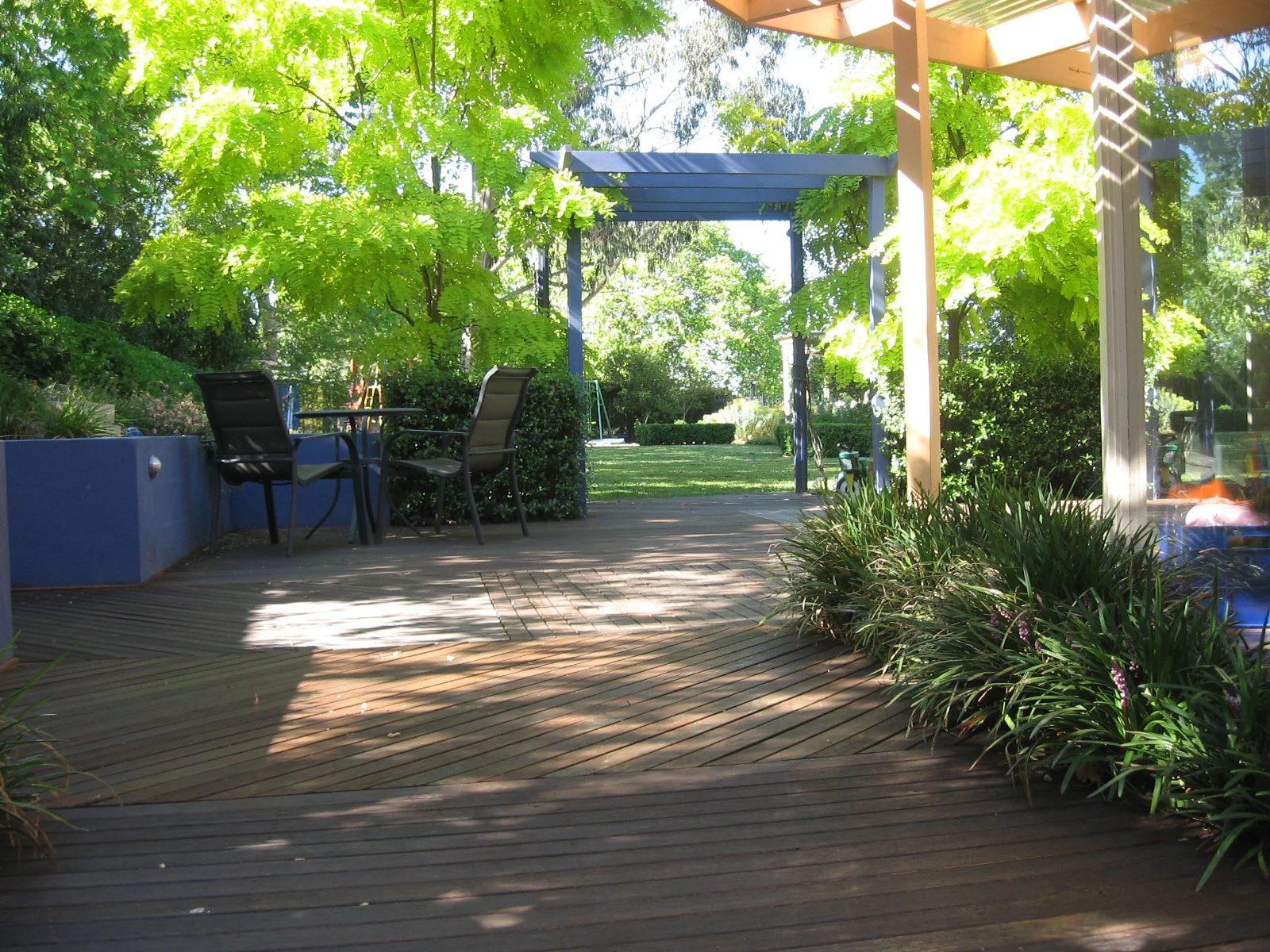 garden construction, timber, plants. North Balwyn