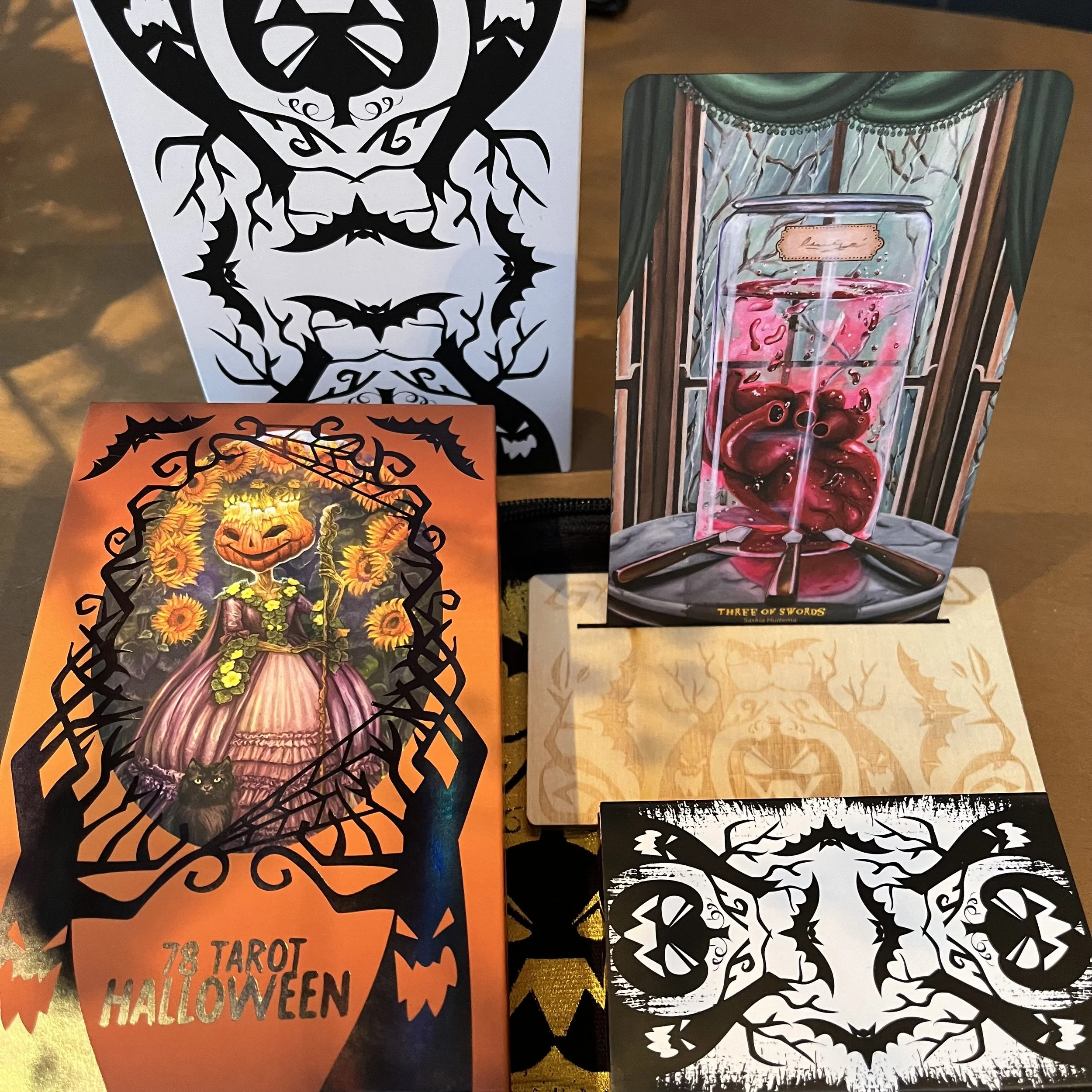 Publication @78 Tarot Halloween Deck