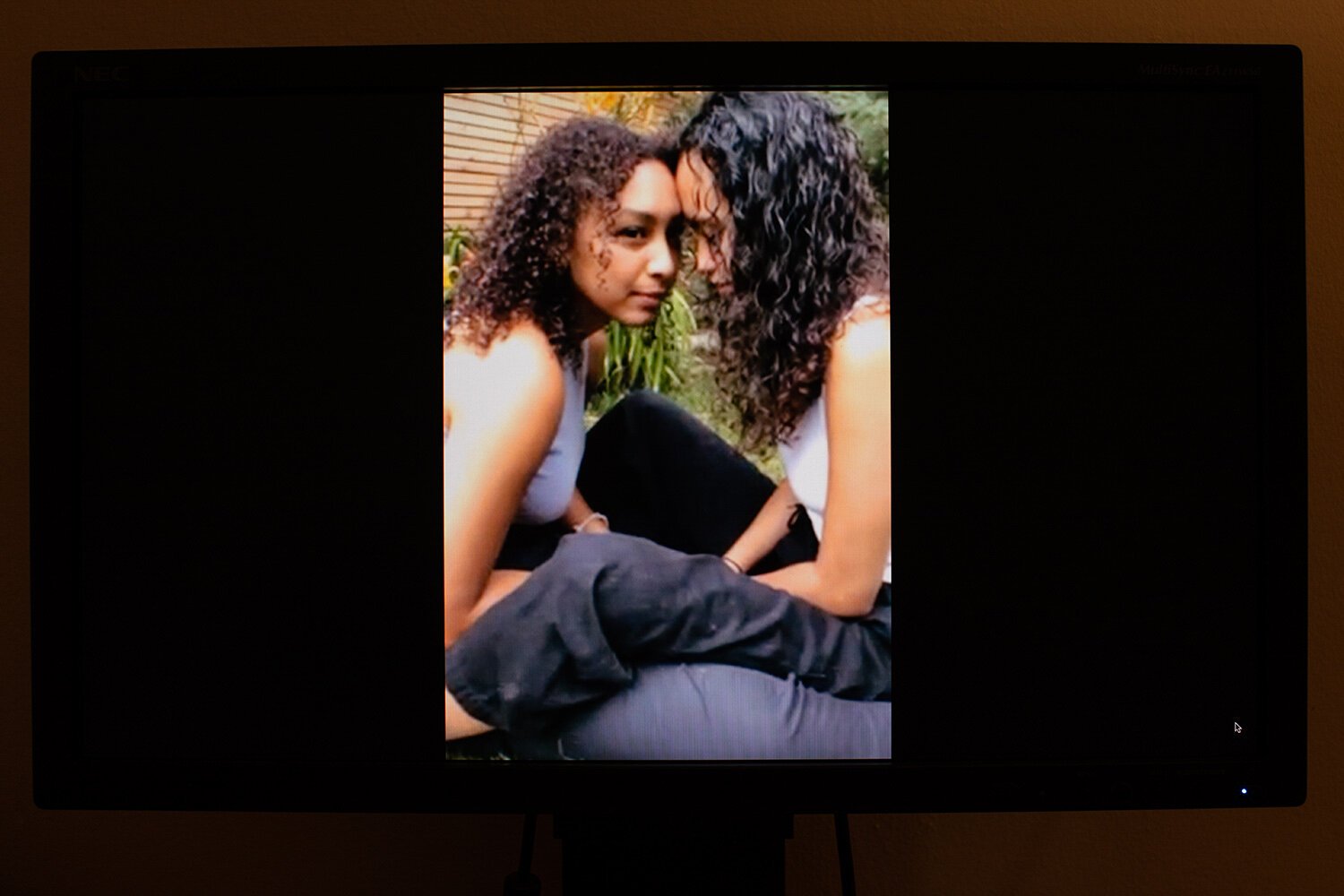  Sisters Inti &amp; Dania Noritz-Reyes via FaceTime in Toronto, July 2020. 