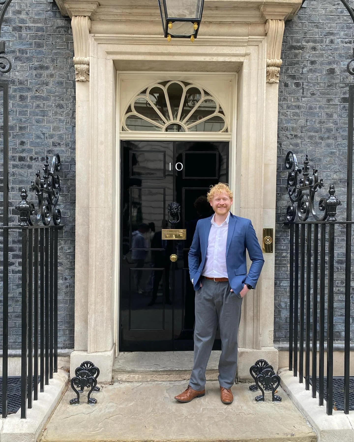 VERY cool to visit this famous address today! 

No, I wasn&rsquo;t attending the first meeting of the PM&rsquo;s new cabinet. Instead, I enjoyed a quick tour (courtesy of an old friend who works in No 10 🙏) and a cup of tea in the rose garden 🥀