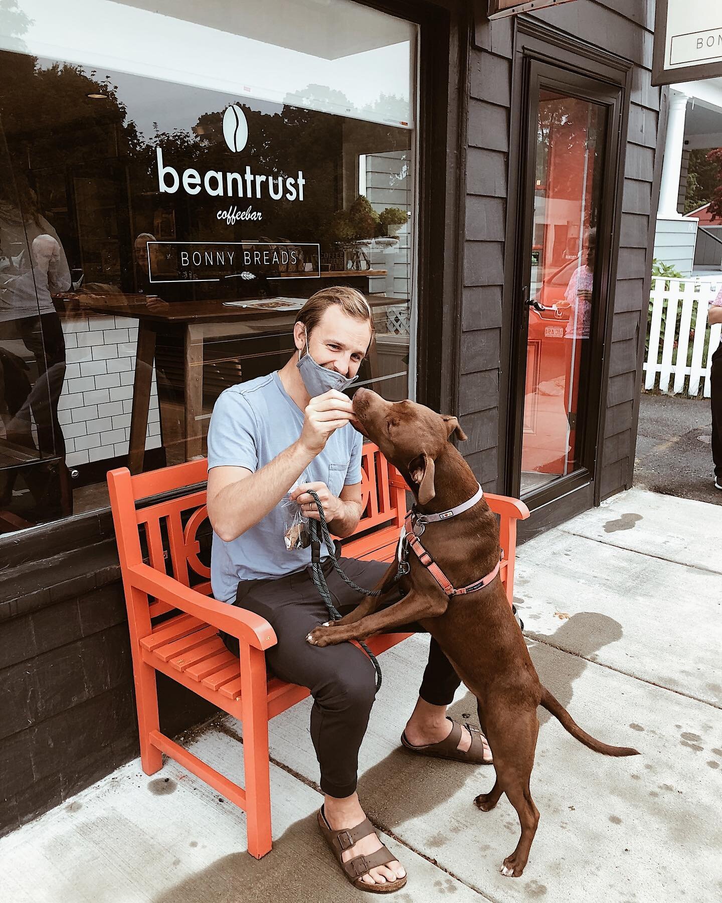 It&rsquo;s a beautiful day in the neighborhood!  Come grab some coffee to go with your sunshine 🌞 

(p.s we always have treats and a fresh bowl of water for our four legged friends!) 

#beantrustcoffeebar #beverlymassachusetts
#beantrustcommunity #b