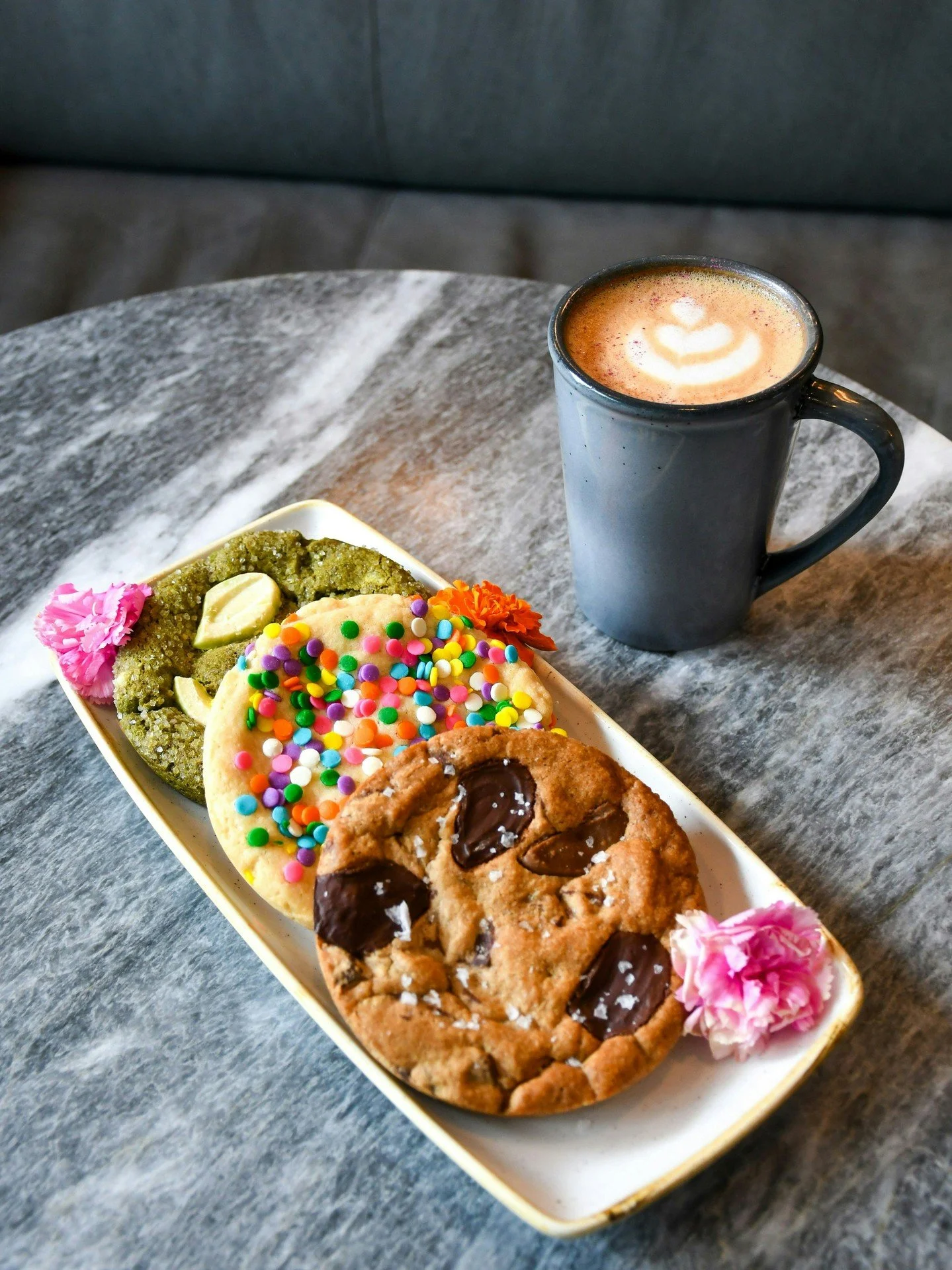 The best kind of pick-me-up? A Killebrew cookie (or three). 🍪
.
.
.
#killebrew #coffeeshop #thegulch #nashvillecoffee #nashvillecoffeeshop #nashvillefoodie #eatnashville