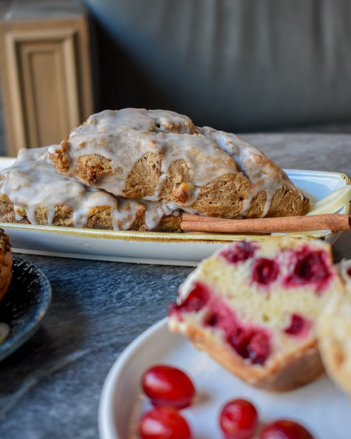 Holidays just aren&rsquo;t right without a little something sweet. Specifically gingerbread scones and cranberry muffins. Come grab yours before they&rsquo;re gone! 

#nashvillecoffeeshops #nashvillepastries #coffeeshop #nashvillecoffee #holidaypastr