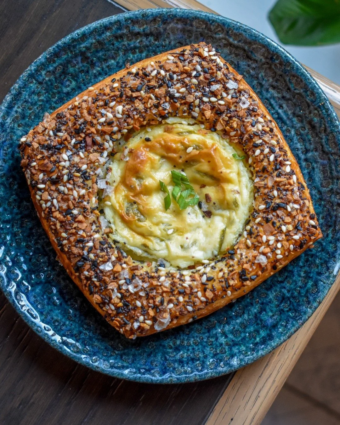 Coffee in one hand x Scallion croissant in the other.
That&rsquo;s the move.

#killebrew #NashvilleCoffeeShop #GulchCoffee #Pastry