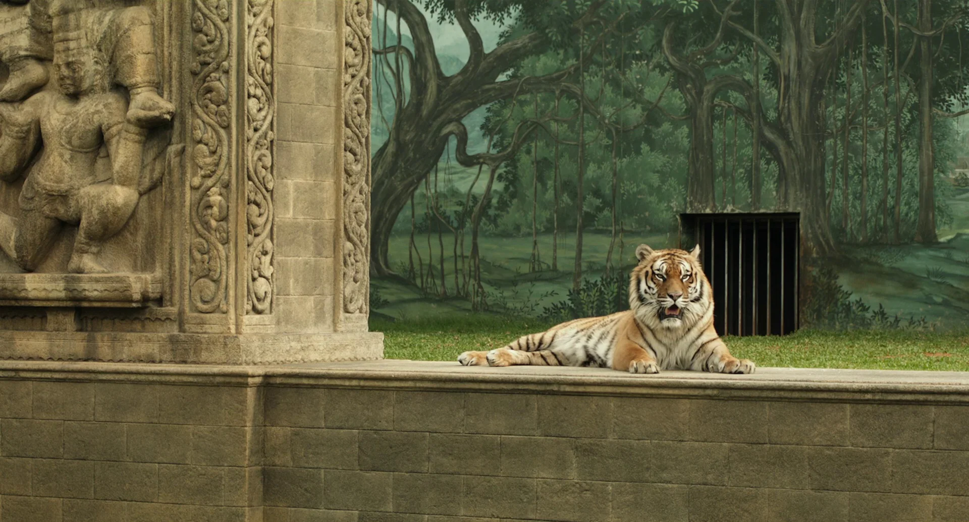 Life-of-Pi_00_29_28_00015.jpg