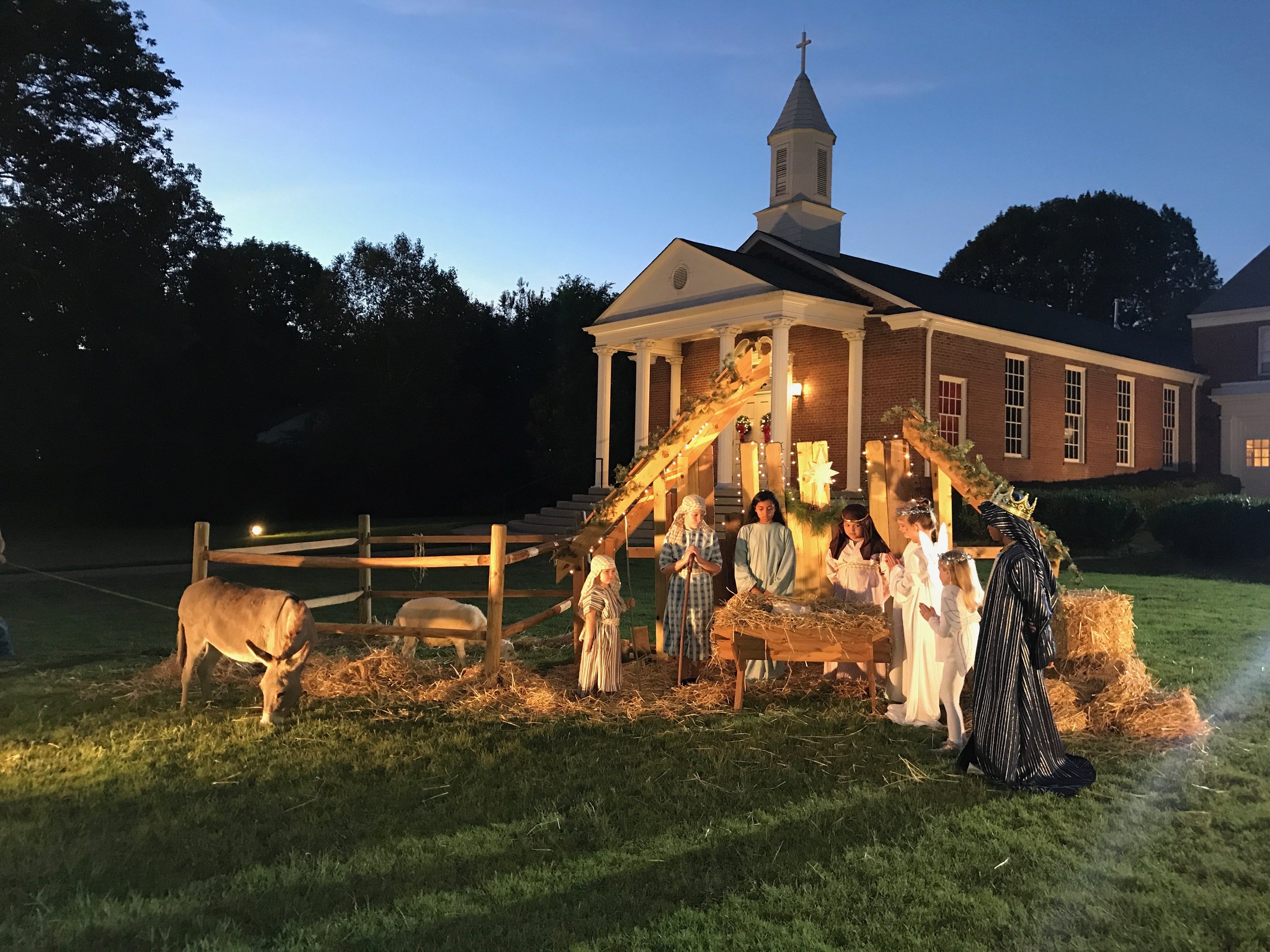 UMCOM Live Nativity scene Glenwood United Methodist.jpg