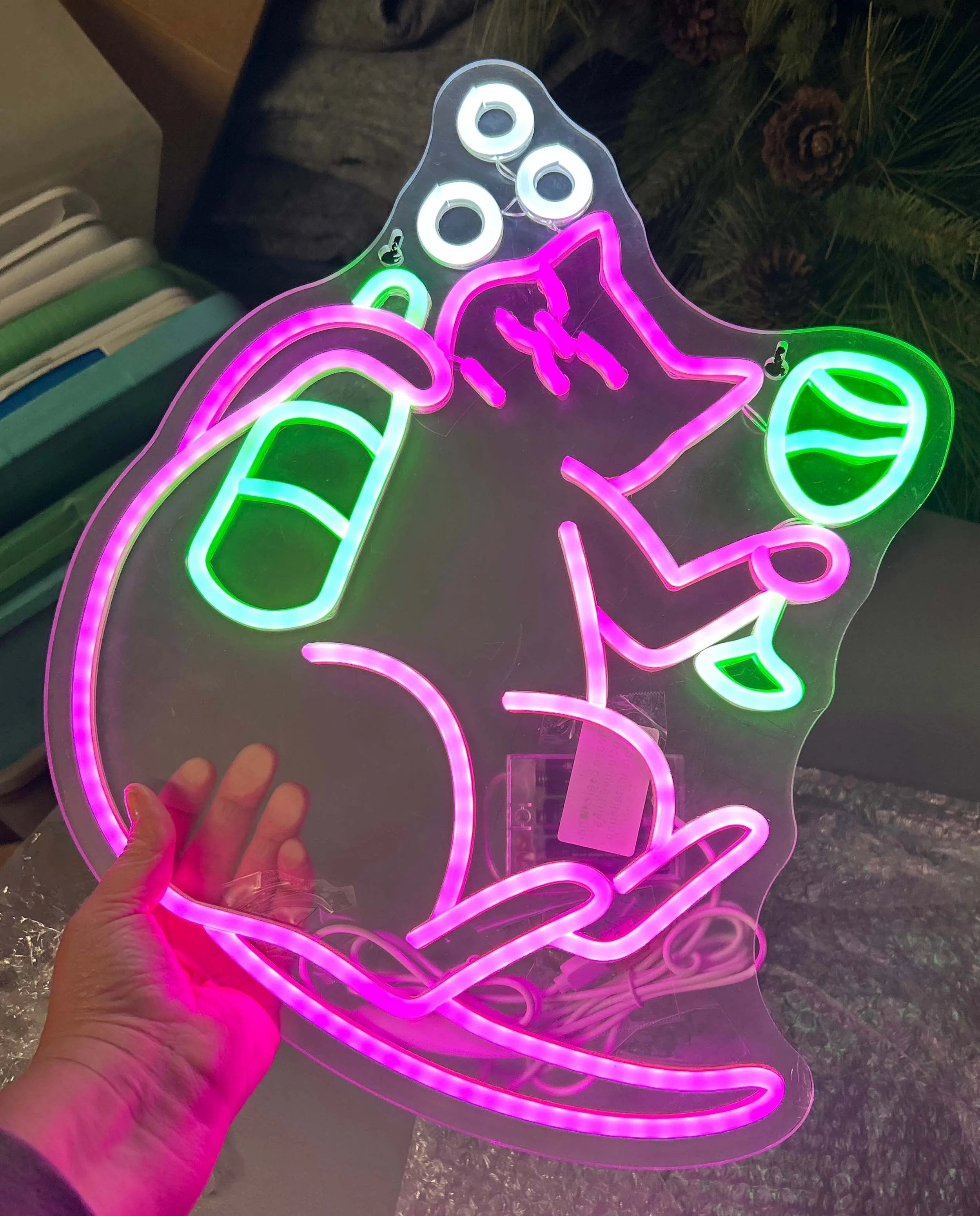 https://eatme.co.jp/tokyo-confidential/ Silo Bar Neon cats lucky cat, designer Duncanragsdale.com.jpg