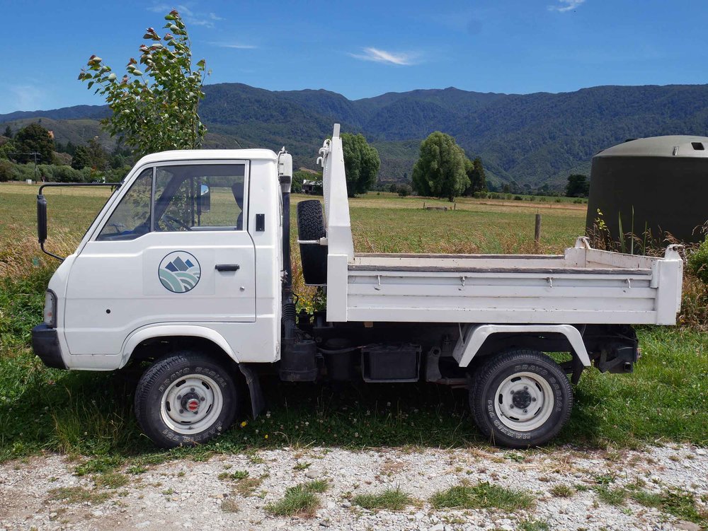  The trusty Puramahoi Fields truck, which does everything from delivering veggies to market to moving the chicken coop!&nbsp; 