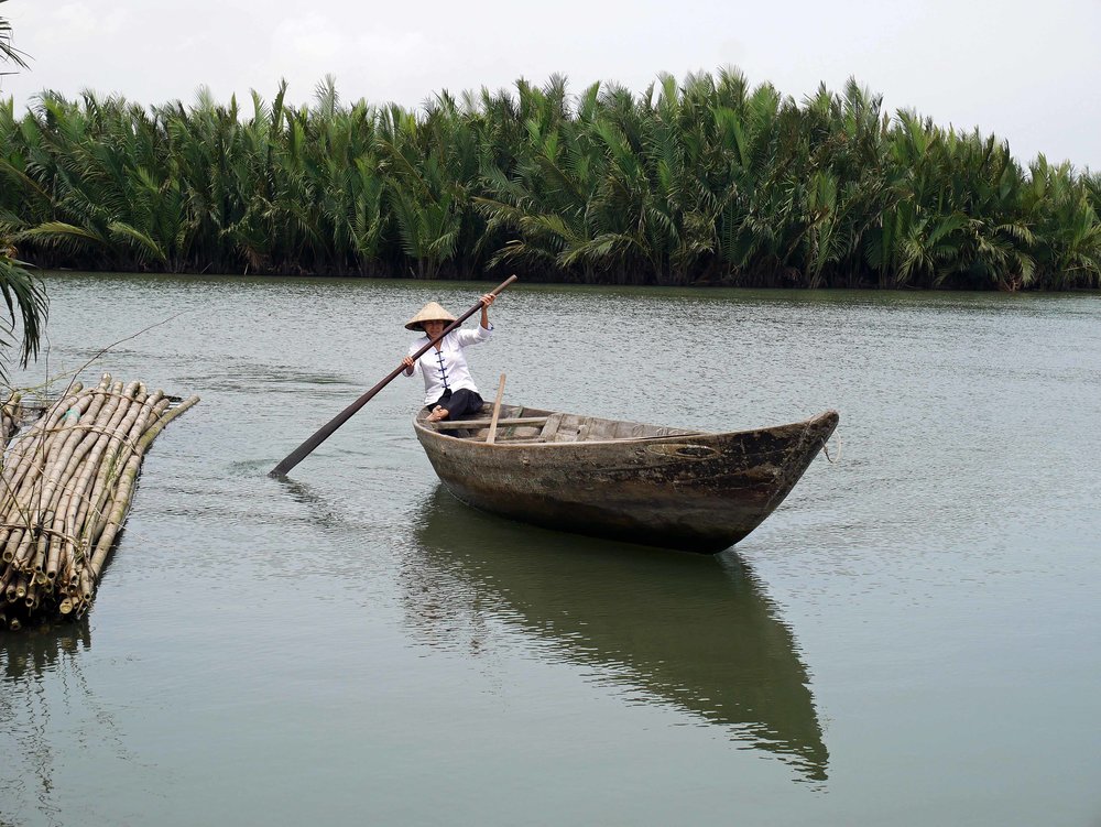  After a short boat ride, we transferred to small row boats that took us to the island class.&nbsp; 