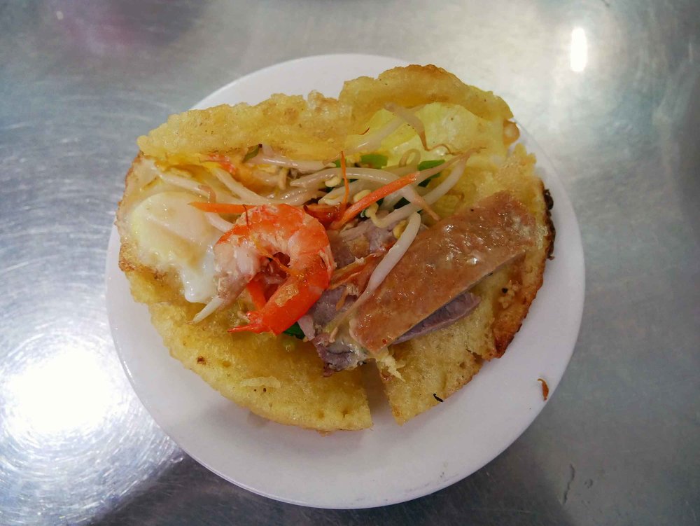  Finally, rounding out our tastes of Hue, we tried Hanh's  Banh Khoai , also known as a Hue pancake. 
