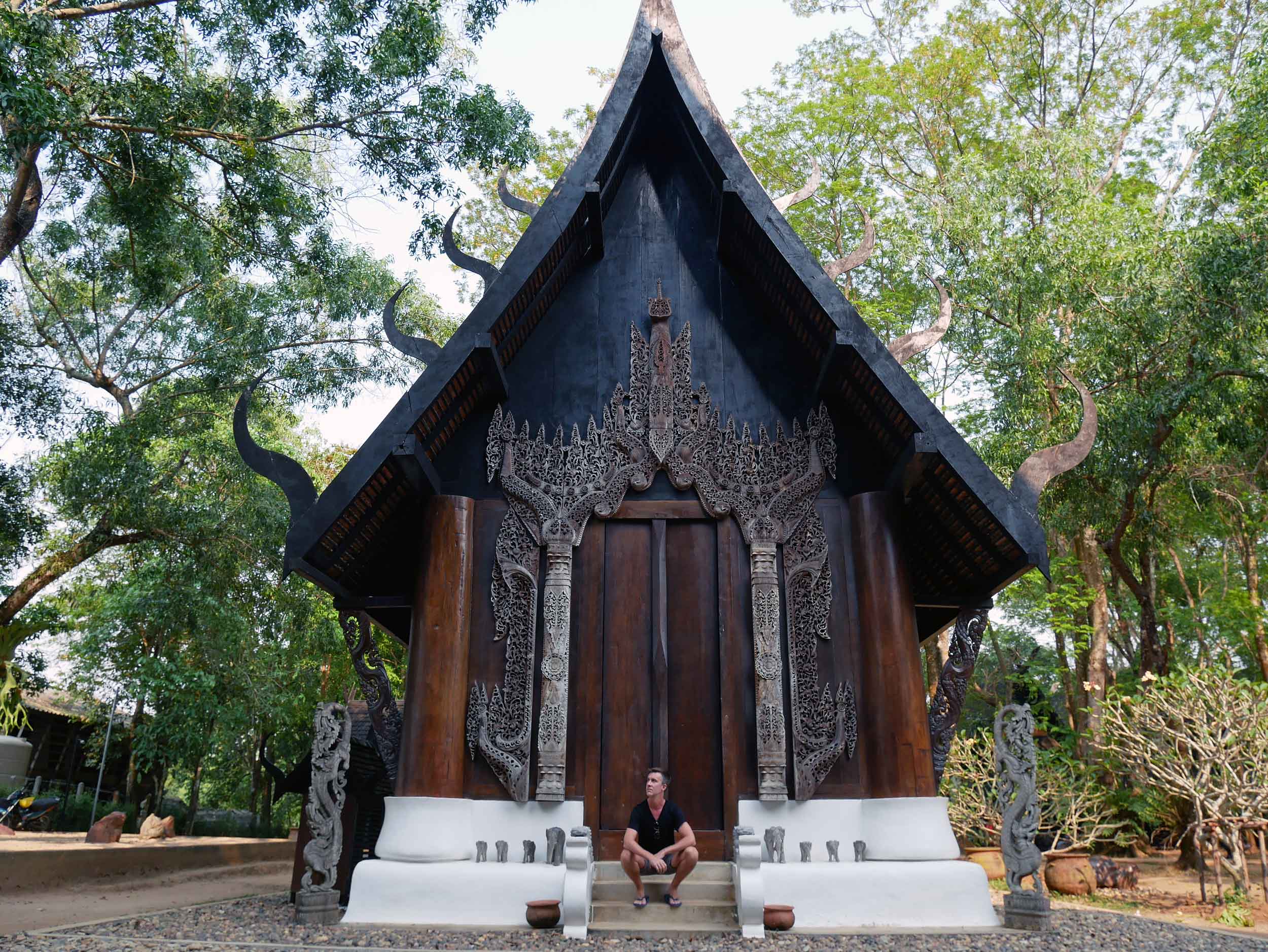  The Black House is actually made up of more than 40 buildings, each filled with displays of Thawan Duchanee's work.&nbsp; 