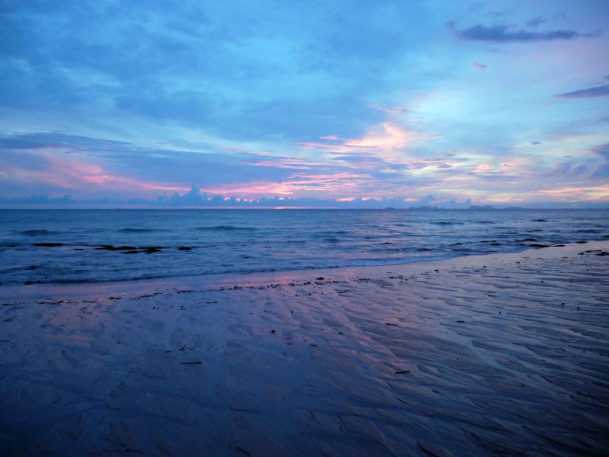  Koh Lanta's Klong Nin beach offered dramatic, stunning sunsets nearly every night we were on the island.&nbsp; 